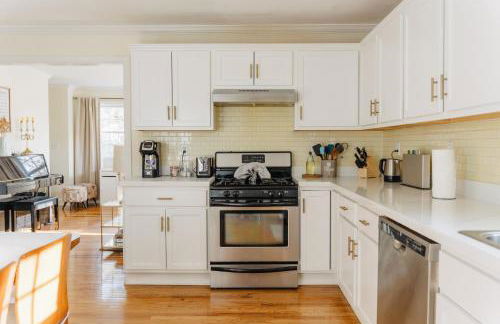 Urban Downtown Stamford Home 45 min to NYC with Garage And Yard - Foto 4