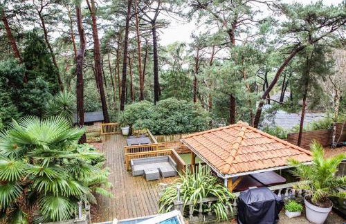 Hot Tub/Football Court/Sleeps 12/Luxury Villa - Photo 3