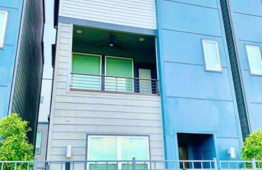 TMC 3-Story Townhome FREE EV Charge - Foto 50