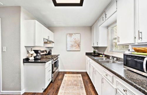 3 bedroom 1 bath WiFi Large back yard with BBQ pit - Foto 4