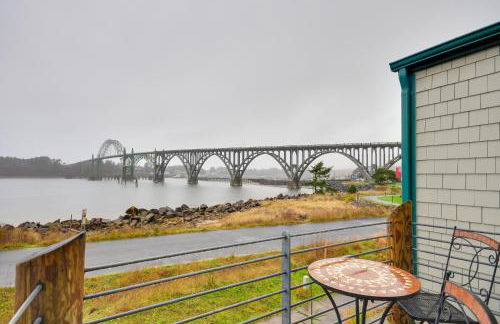 Waterfront Oregon Abode with Balcony and Ocean Views! - Foto 1