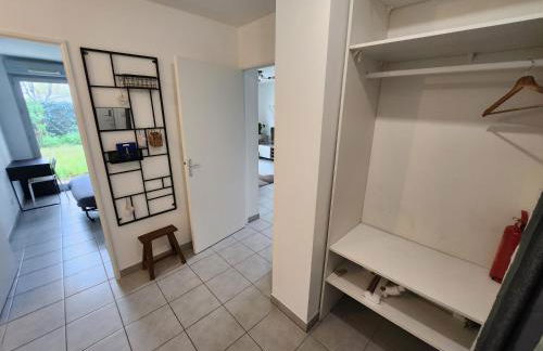 Appt 2 chambres au calme - jardin privé - Metro D, Eurexpo, Groupama Stadium - Foto 18