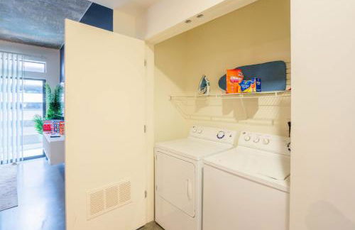 Relaxing 2BD - Central Downtown - Gym, Pool, Parking - Foto 51