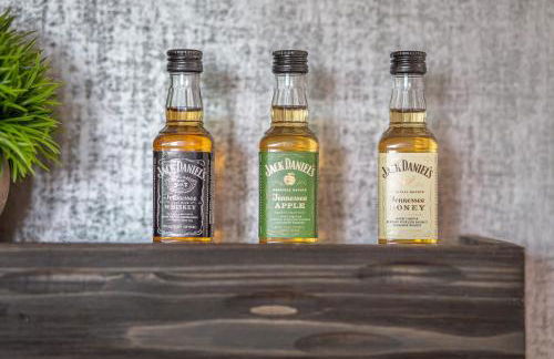 Jack Daniels House with Rooftop Golf, City views! 8min to Whiskey Row! Sleeps 10! - Foto 75