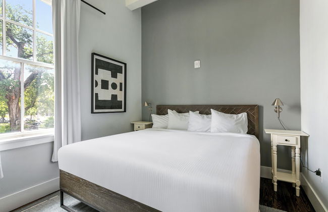 The Irish House - Photo 6