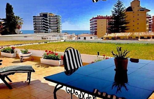 Sun-Drenched, Sea-View Apartment with Giant Patio! - Photo 1