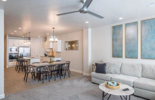 Poolside Plunge - Foto 1