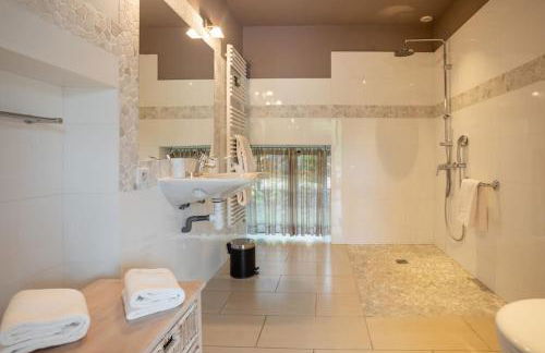 Maison 5 étoiles luxe 6p piscine privée chauffée Lascaux - Foto 46