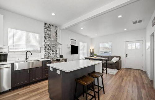 Updated Family Friendly Hillyard Gem NEW HOT TUB! - Foto 11