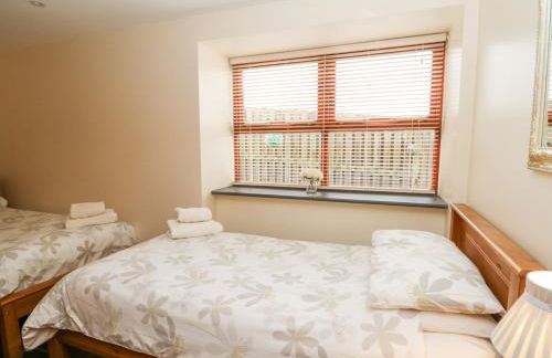 Llwyngwinau Isaf Barn - Foto 16