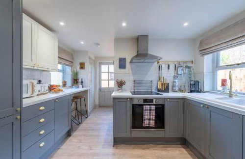 Little Apple Cottage- Free Parking, Hot tub, Fire, Town Centre - Photo 26