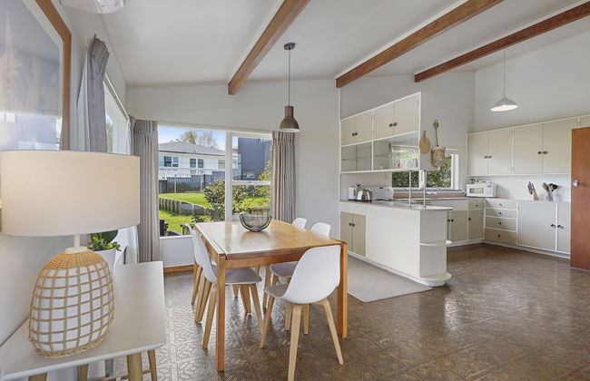 Dazzling Mairangi Bay Retreat Sea Views - Foto 19