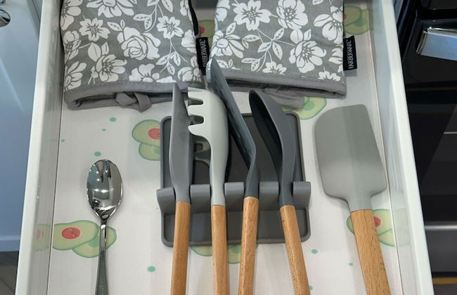 Luxurious Ontario Townhouse Ideal Family Retreat - Photo 47