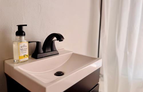 Charming 1BD Loft in Shelburne - Photo 20