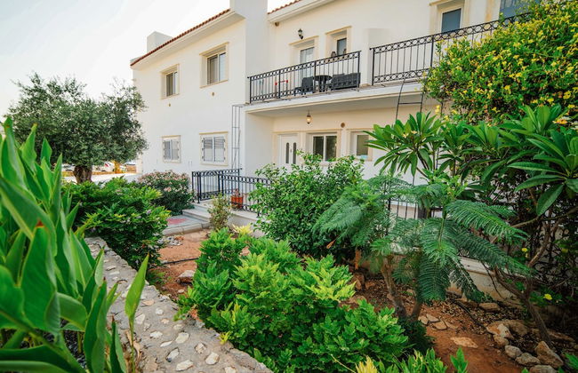 Sunny and Family Friendly Apartment Directly at the Pool - Foto 42