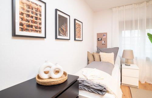 Nauen Stay for 4 Guests - Parking included - Foto 21