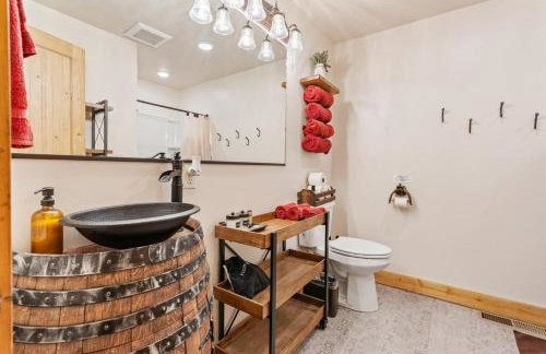 Historic Yellowstone Saloon - Foto 23