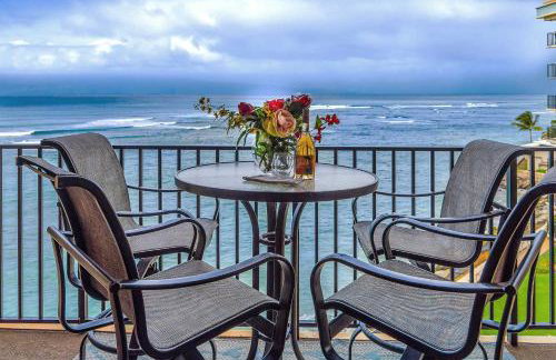 Oceanfront Modern Coastal Remodel - Serene Sunsets & Relaxation on Large Lanai - Foto 4