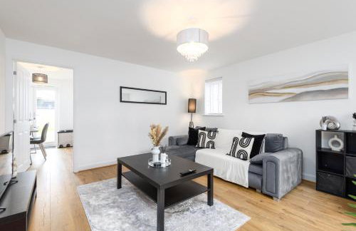 Spacious 3 Bedroom House In Canterbury with Garden and Driveway - Sleeps 7 - Photo 9