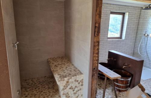 Haus am Berg mit Wellnessbereich, Bar und Panorama - Foto 15