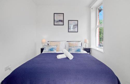 Super Cozy I Sleeps 3 I Fast Wi-Fi I Self Check-in I Free Parking I LongTerm Rates Available - Foto 8