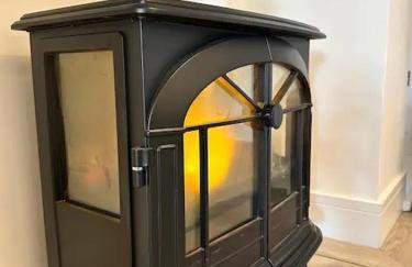 Luxury Pet Friendly 3 Bedroom Home with Copper Bath - Photo 24