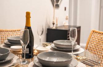 Stunning 2 Bedroom Beach Apartment With Garden - Foto 22