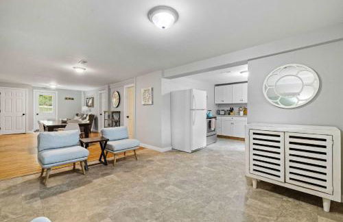 Comfy Large Bungalow - 4 Bed 1BA On Private Pond - Foto 45