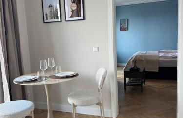 CLS Moderne City-Wohnung Hamburg mit Smart-TV, Nespresso Maschine inklusive Kapseln, Blick über Hamburg, Cafe im Haus, Bus gegenüber, Flex Check-In - Foto 9