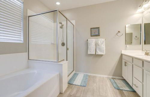 Outdoor Oasis with Pool and Spa Goodyear Getaway - Foto 13