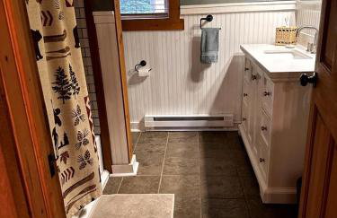 Lakefront Cabin Getaway near Adirondack Mountains in Salisbury, New York - Foto 13