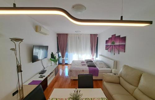 Nova Galerija Studio Ema i Apartman Anita- parking in garage - Foto 18