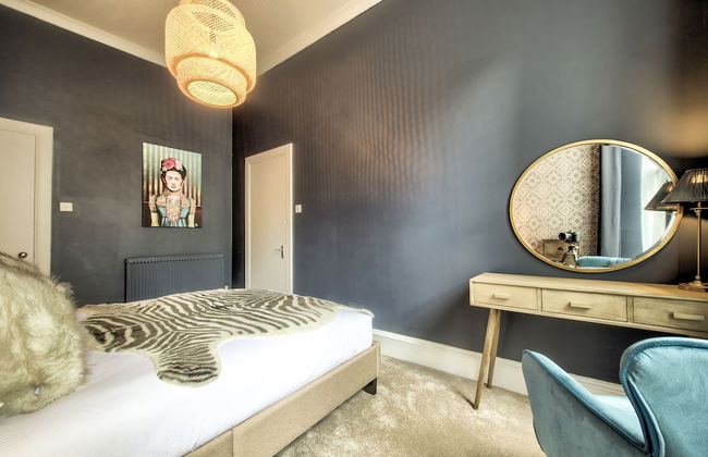 Maya's Glasgow Holiday Homes - Photo 3