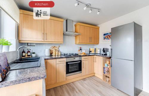 Cosy Stylish Home w EV Charger Priv.… - Foto 28