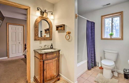 Game Room and Lake Access Albrightsville Home! - Foto 22