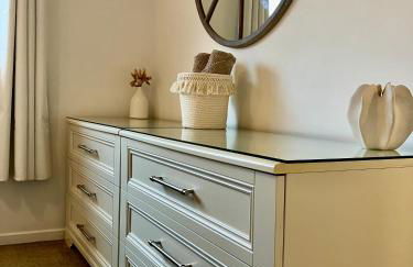 Central & Cosy, Home from Home with Large Garden & Free Parking, Bournemouth - Foto 8