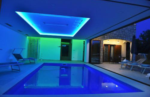 Villa Muskatel KRK -with heated covered pool - Photo 26