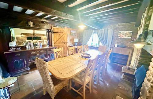 16th Century Farm House,6 Beds,5 BATHROOMS,SLEEPS 15,BBQ,HOT TUB,CINEMA ROOM WITH SURROUND SOUND,With Cymru Holidays - Foto 68