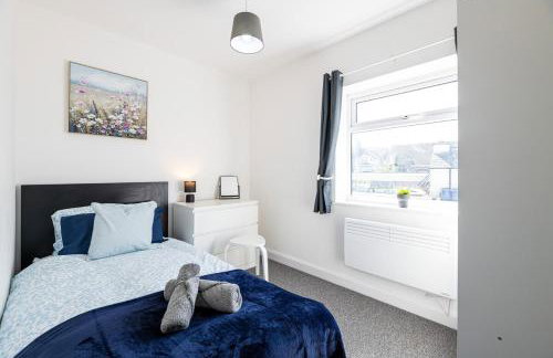 4BR New Build - Near Ferry Port - Great for Groups - Foto 13