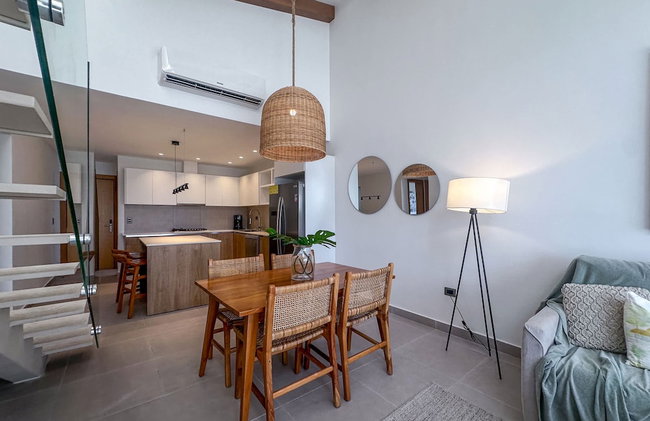 Exclusive Penthouse With Picuzzi Steps From Beach - Foto 20