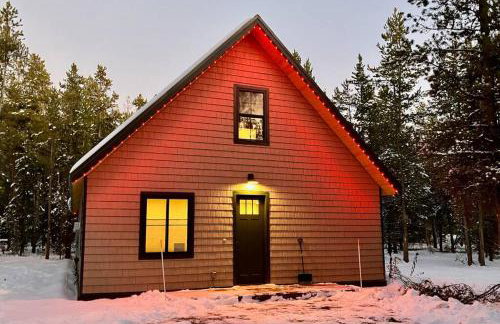 Brand NEW Cabin in the pines - Foto 42