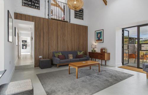 Cartws at Pentrecelyn - styilish barn conversion with large kitchen and outdoor space - Foto 13