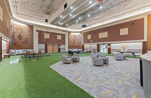 2BR Downtown Gem with Arcade games! - Sleeps 7 - Near Convention Center - Stadium - Photo 41