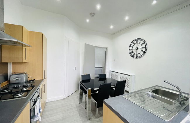 Luxury 3 Bedrooms Entire Flat - Self Check in & Check out - Photo 15