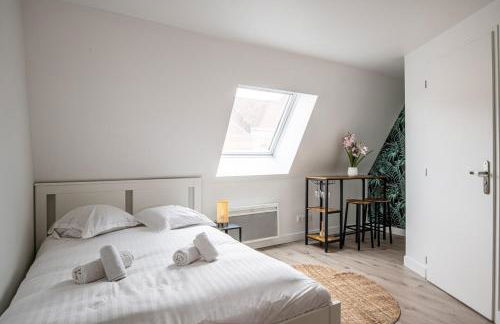 Beautiful Renovated Studio - next to the metro - Foto 8