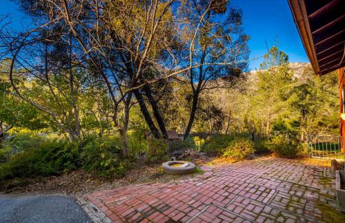Sierra Vista by Willowbend Creek and waterfalls, Sleeps 16, with Hot tub, Play Yard, Arcade - Foto 43