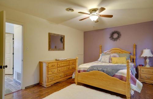 Chic Silver City Getaway with Patio and Gas Grill - Foto 19