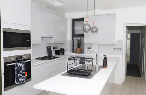 Stylish London Flat with Garden, Close to City - Foto 9