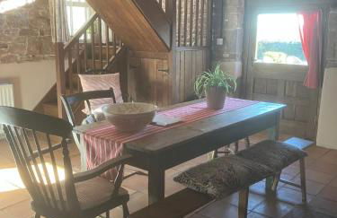 Historic converted byre in courtyard of 16C house - Foto 19