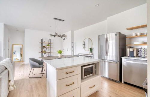 The Cascadia Retreat - Luxury Home - 90 WalkScore - Photo 11